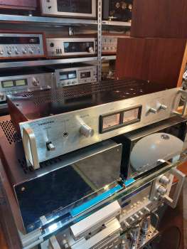 TOSHIBA SC-330  Endstufe Alu Front-Griffe  2 analoge VU-Meter Japan 1977